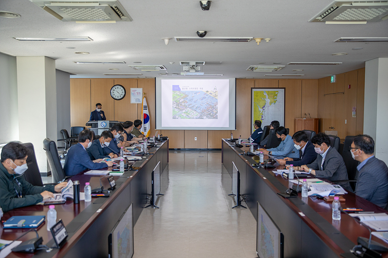 울산항만공사(UPA)와 울산시가 29일 울산항 마린센터 12층 대회의실에서 상호간 협업 강화를 위한 ‘제1회 Ulsan Port To Metro 실무협의회’를 개최했다.